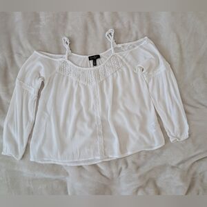 3/$30 Jessica Simpson White Off-Shoulder Lace Panel Blouse